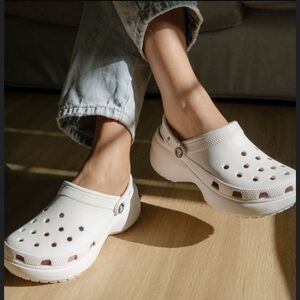 Crocs Classic Platform Clogs size 10